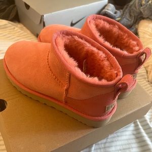 size 6 ugg ultra mini boots